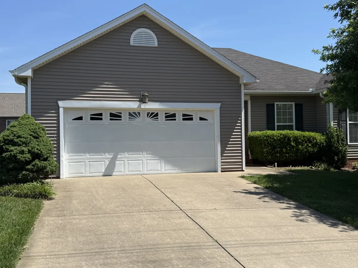 645 Weathervane Dr, Gallatin, TN 37066 - #1