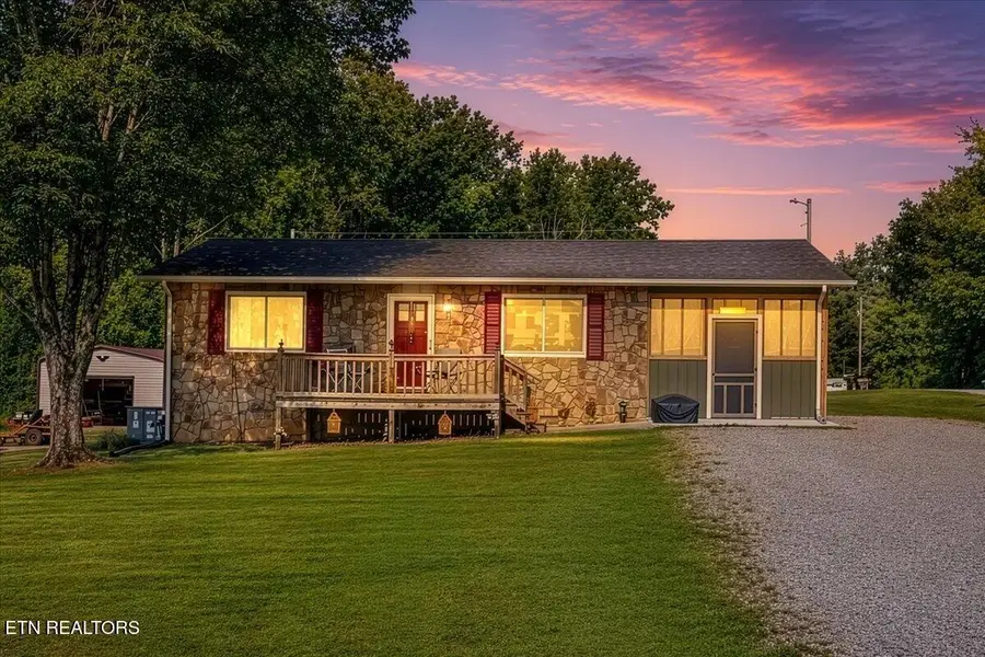 316 N Iowa Ave, Etowah, TN 37331 - #2