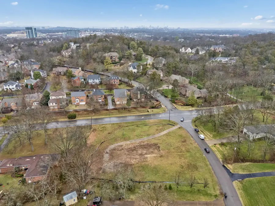 4601 General Lowrey Dr, Nashville, TN 37215 - #3
