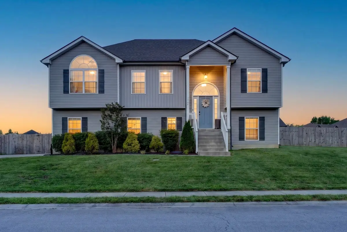 1585 Parkside Dr, Clarksville, TN 37042 - #1