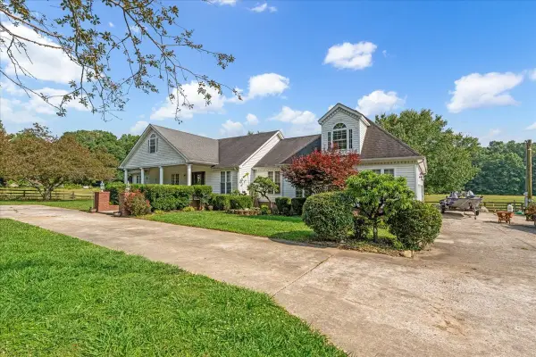 431 Jack Thomas Dr, Manchester, TN 37355