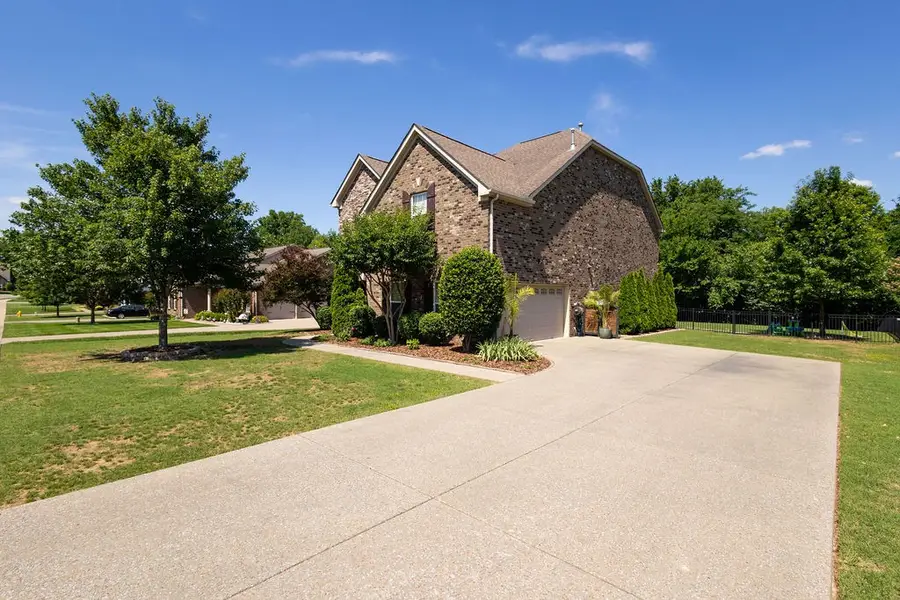 138 Sandpiper Cir, Hendersonville, TN 37075 - #2