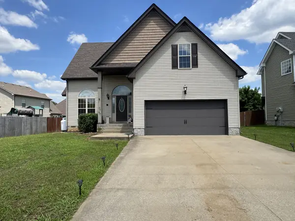 3747 Fox Hole Dr, Clarksville, TN 37040