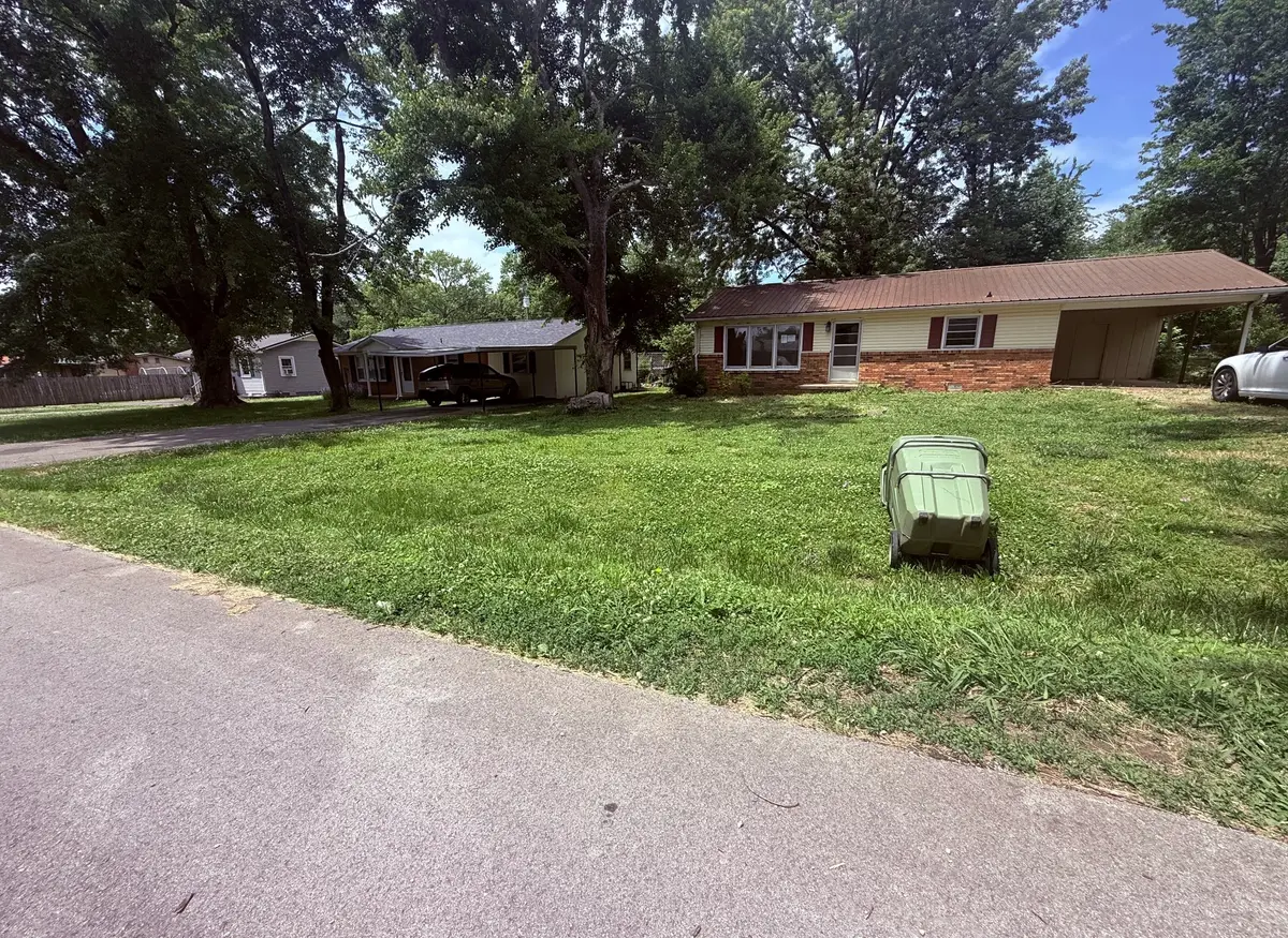 318 Tipton St, Lawrenceburg, TN 38464 - #1