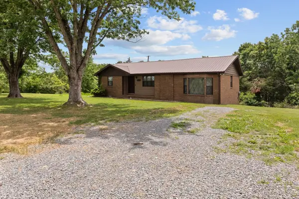 4169 Bledsoe St, Westmoreland, TN 37186