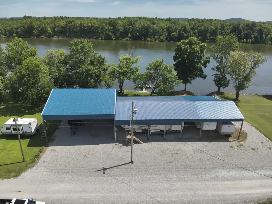 1067 Wc Pickett, Clifton, TN 38425 - #3
