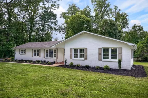 1281 Winterhill Dr, Cookeville, TN 38501