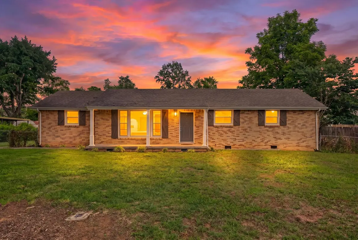 422 Burch Rd, Clarksville, TN 37042 - #1