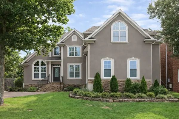 512 Crofton Park Ln, Franklin, TN 37069