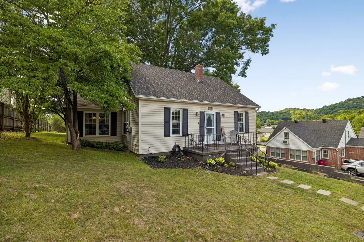 313 Cullum St, Carthage, TN 37030 - #1