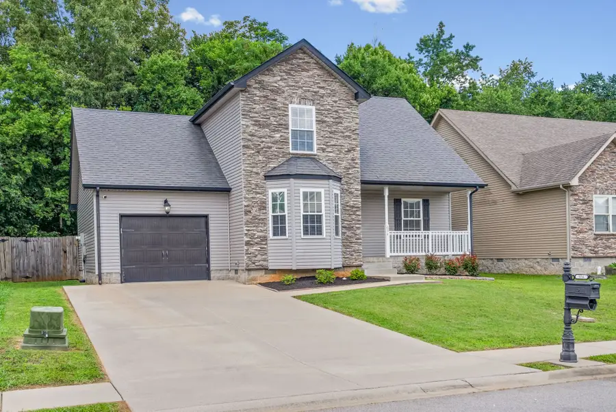 654 Fox Hound Dr, Clarksville, TN 37040 - #2