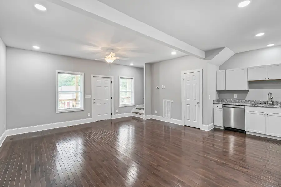 434 Caldwell Dr, Columbia, TN 38401 - #3