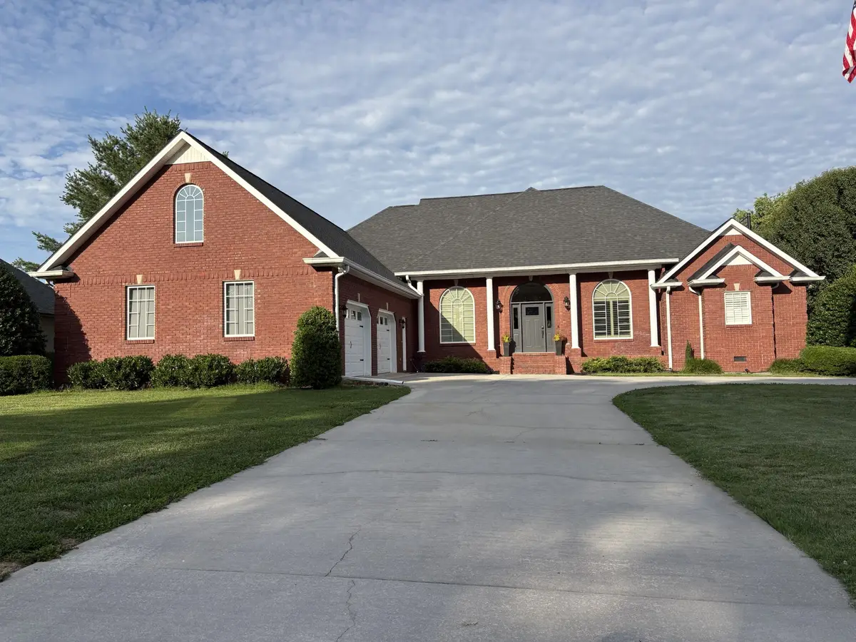 300 Willow Brook Dr, Manchester, TN 37355 - #1
