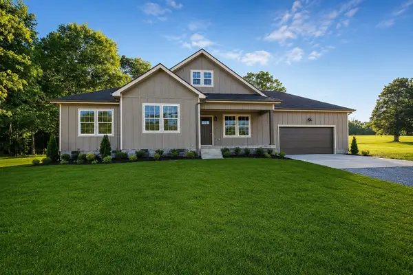 1510 Columbia Rd, Dickson, TN 37055