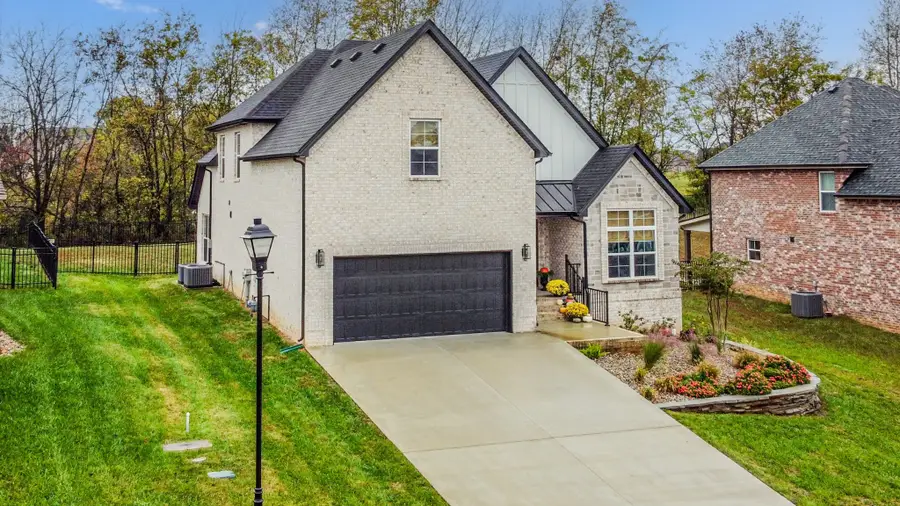365 Frontier Dr, Clarksville, TN 37043 - #2