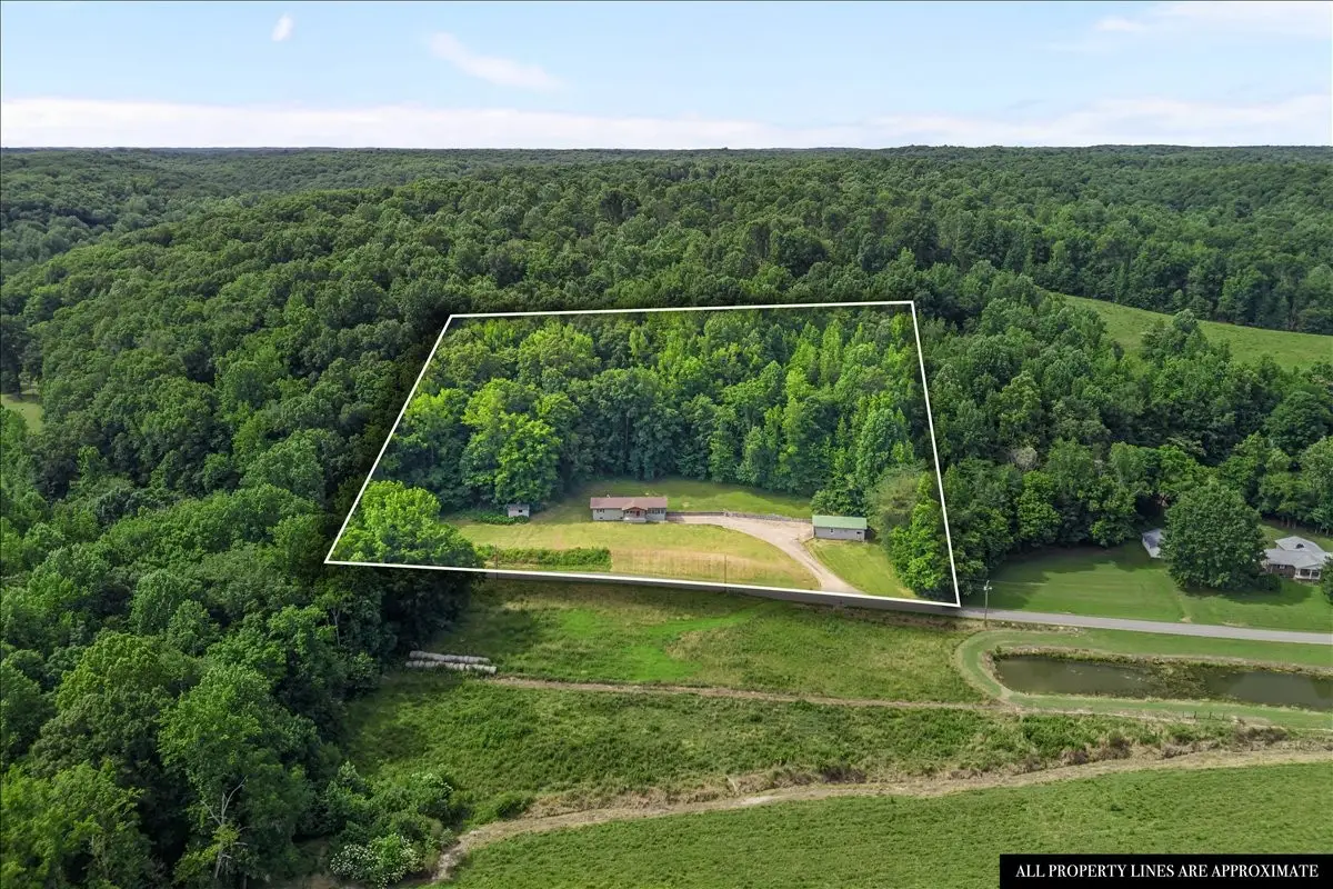 3456 Hurricane Creek Rd, Mc Ewen, TN 37101 - #1