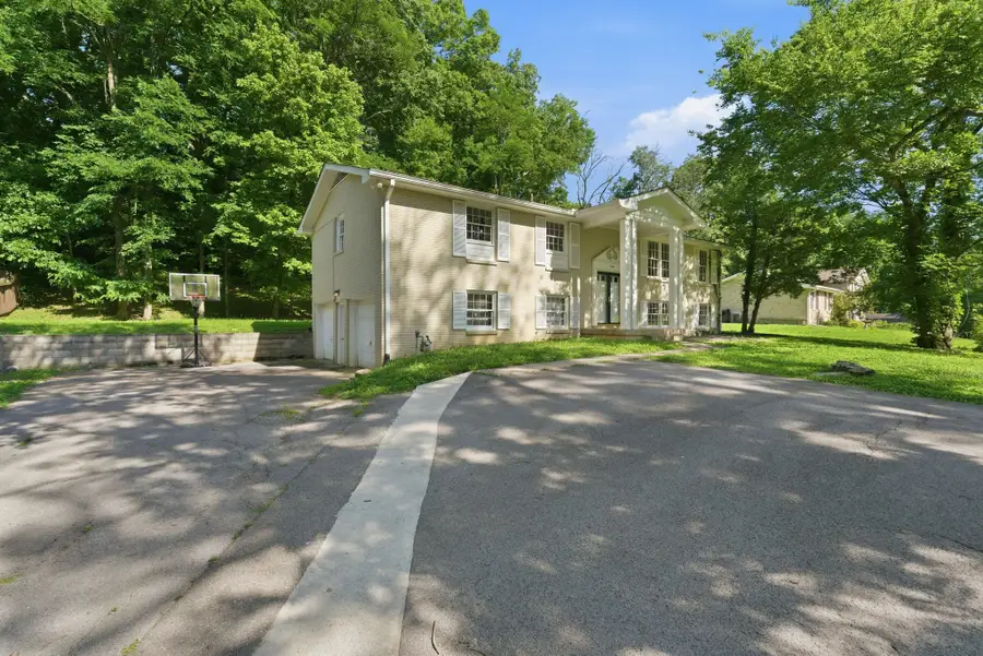 346 Forrest Valley Dr, Nashville, TN 37209 - #2