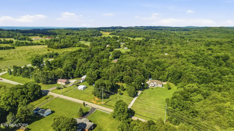 824 Midway Rd, Strawberry Plains, TN 37871 - #3