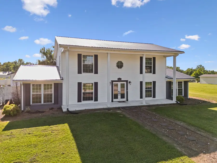 312 Hinson St, Hohenwald, TN 38462 - #3