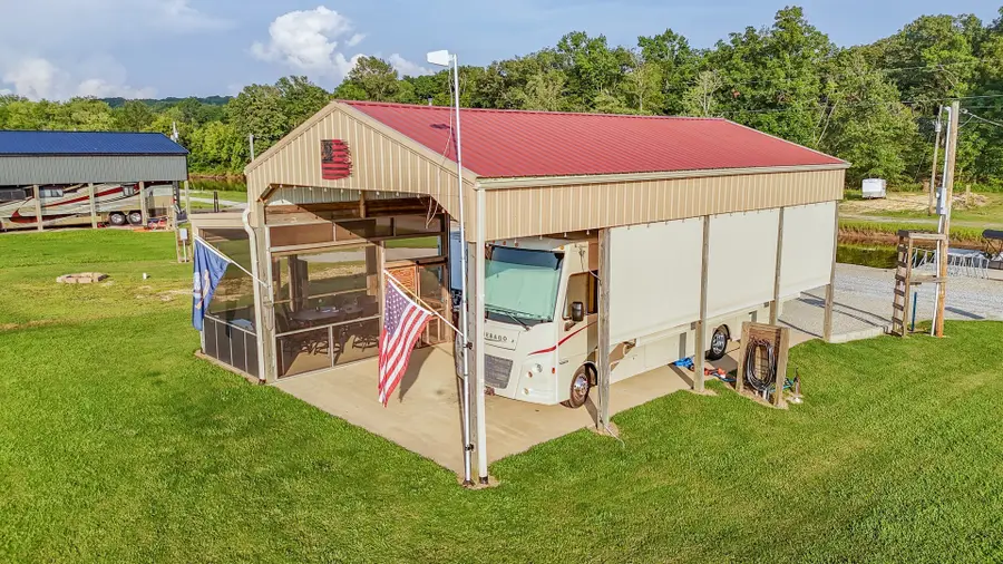 1139 River Front Dr, Clifton, TN 38425 - #3