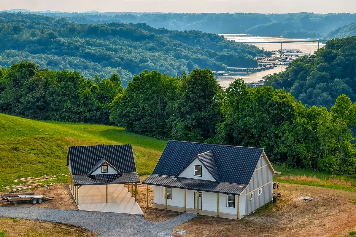 689 Amonett Cir, Byrdstown, TN 38549 - #1