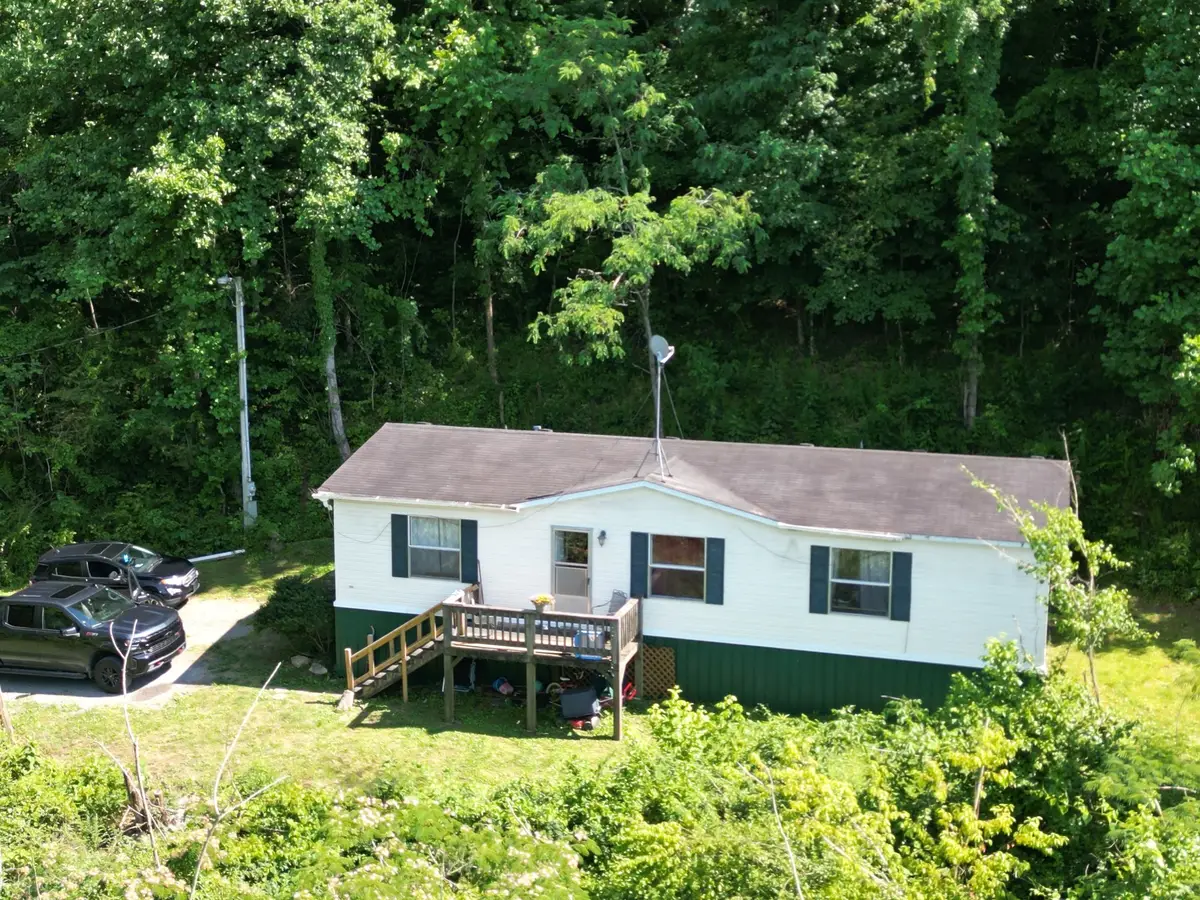 242 Lynch Ln, Gainesboro, TN 38562 - #1
