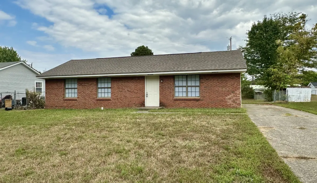 122 E St, Clarksville, TN 37042 - #1