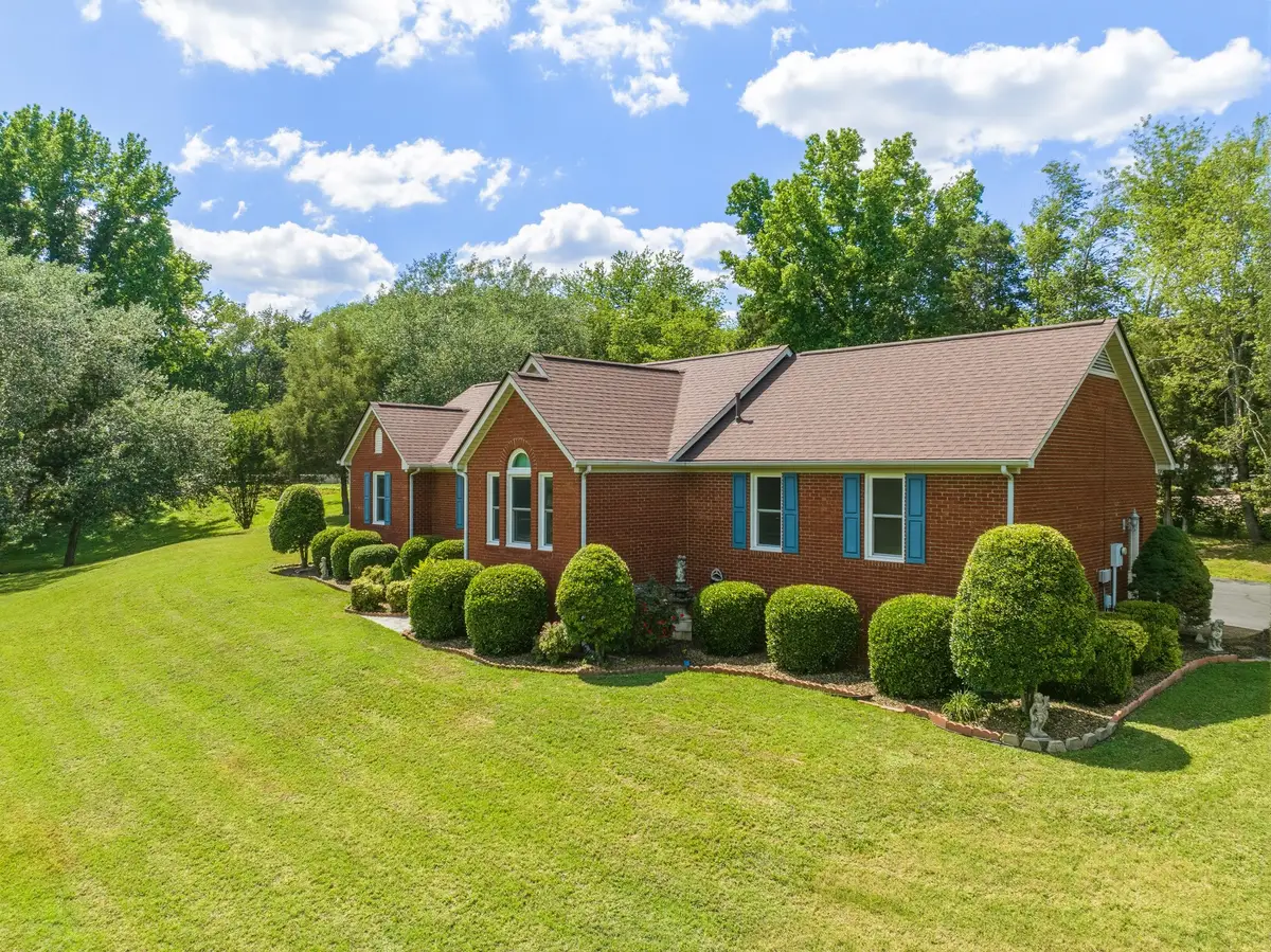 33 Hillview Dr, Hollow Rock, TN 38342 - #1
