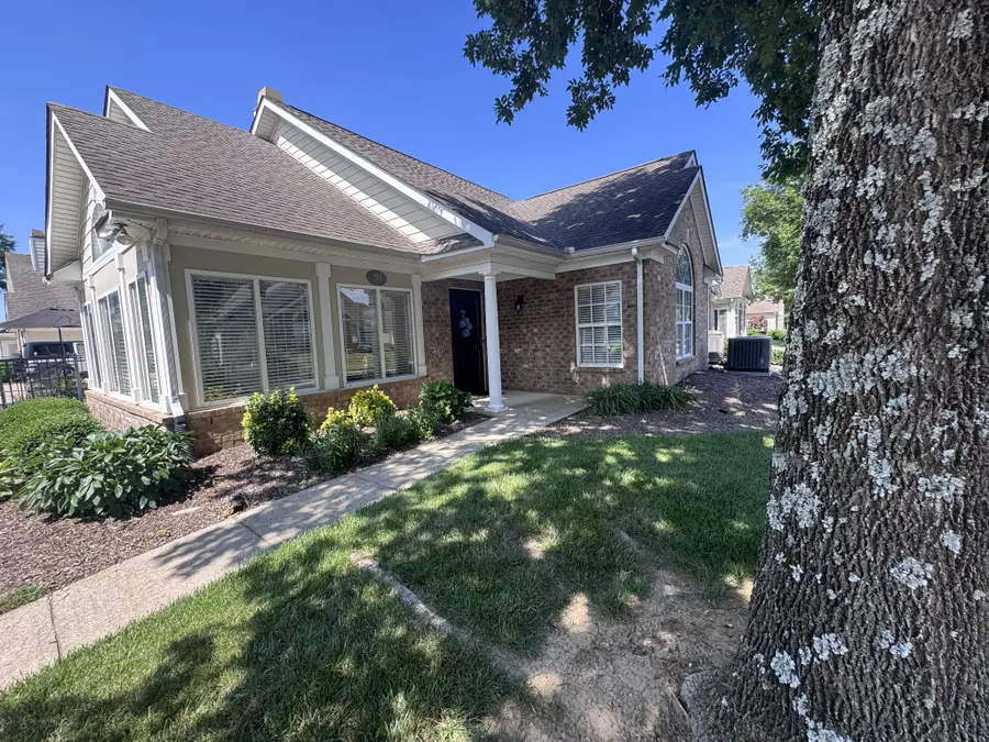 825 Browns Ln #301, Gallatin, TN 37066 - #2