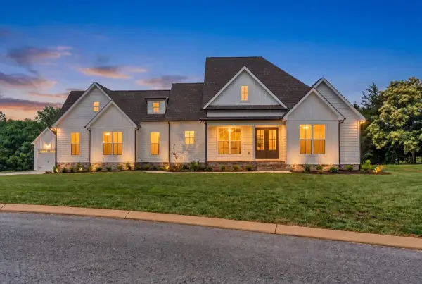 74 Summer Lake Ct, Winchester, TN 37398