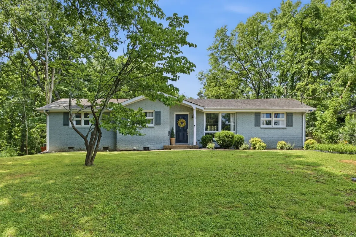 154 Two Valley Rd, Hendersonville, TN 37075 - #1