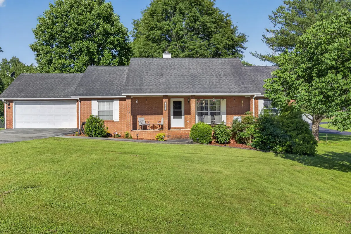 2403 N Pointe Cove Cir, Cookeville, TN 38506 - #1