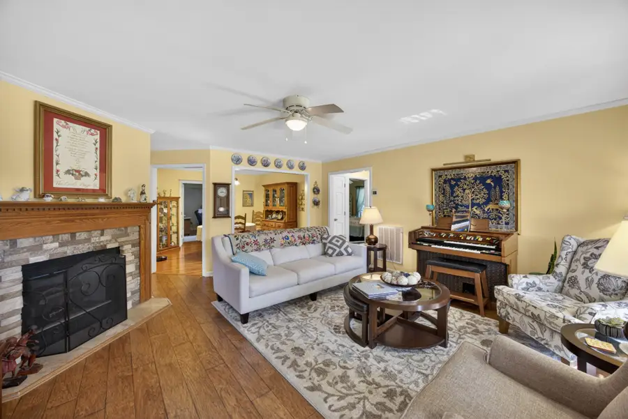 2403 N Pointe Cove Cir, Cookeville, TN 38506 - #3