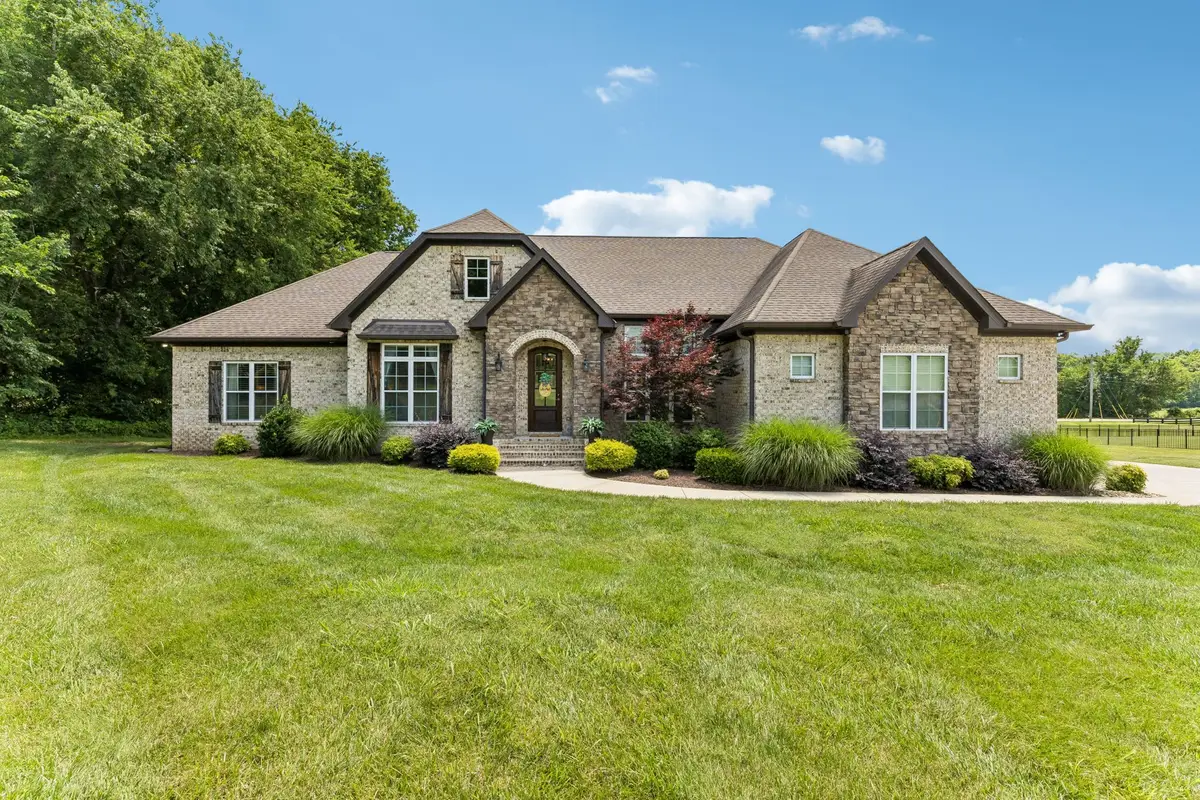 3926 Amanda Beth Ct, Columbia, TN 38401 - #1