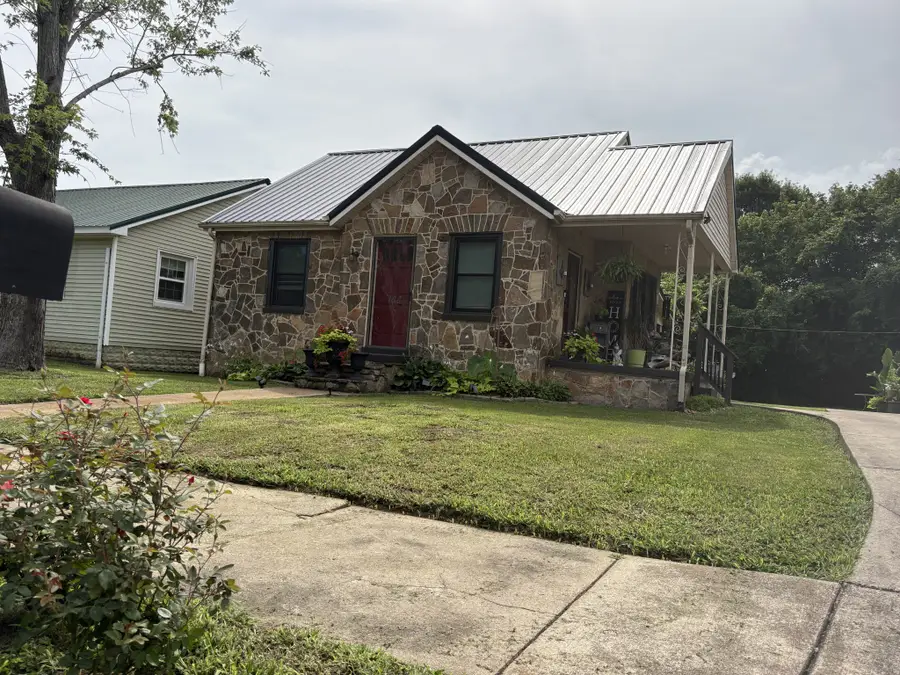108 Greenwood St, Mount Pleasant, TN 38474 - #2