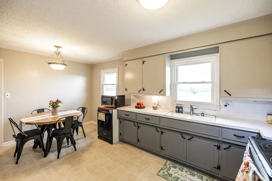 160 Blackey Bandy Rd, Bethpage, TN 37022 - #3