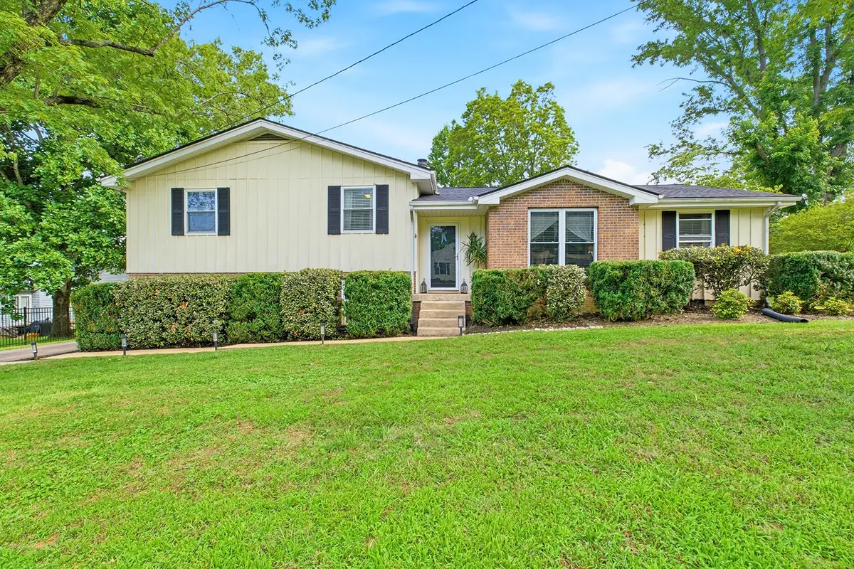 7220 Belle Chasse Dr, Nashville, TN 37221 - #1
