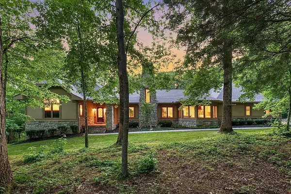 1003 Champion Hills Dr, Kingston Springs, TN 37082
