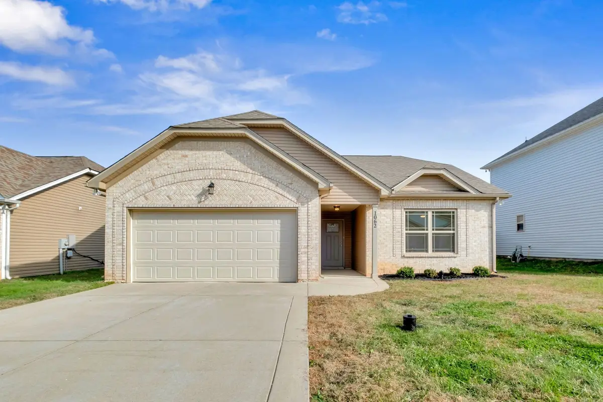 1062 Berra Dr, Springfield, TN 37172 - #1