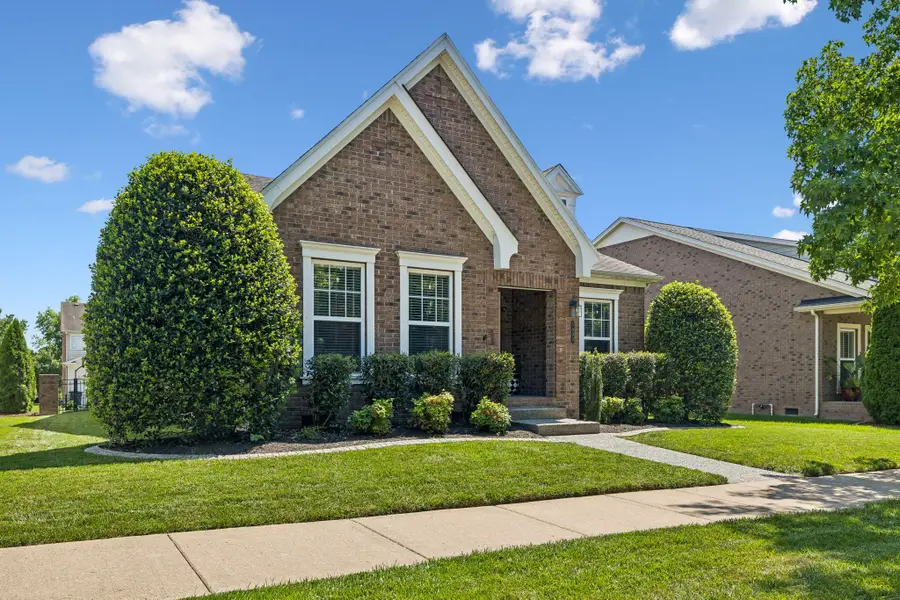 5003 Clover Meadows Dr, Franklin, TN 37067 - #2