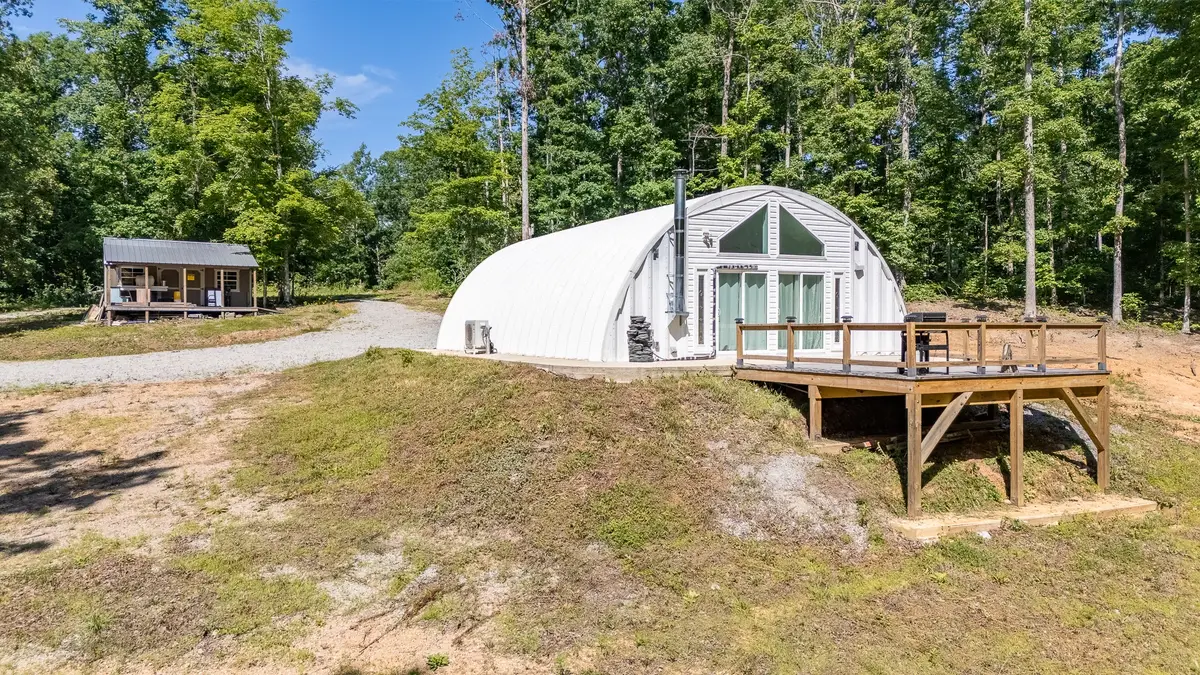1239 Cherokee Rd, Waynesboro, TN 38485 - #1