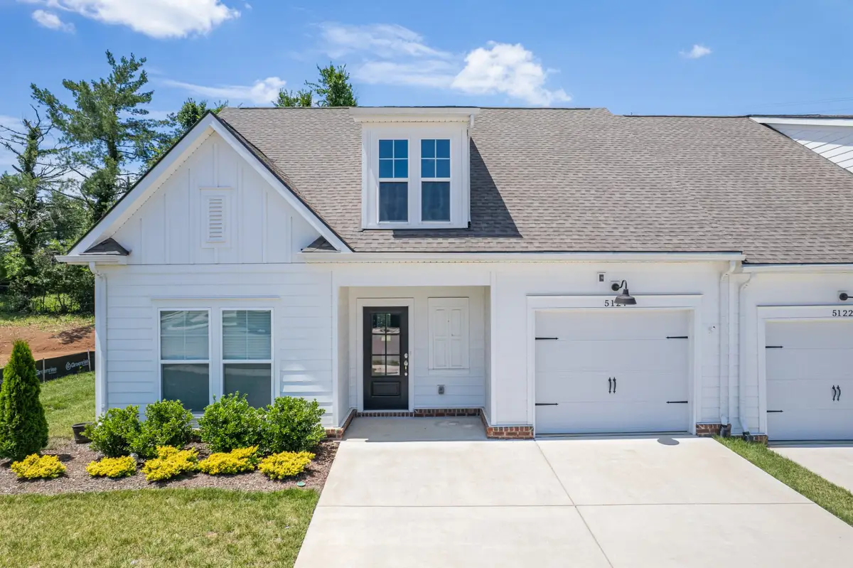 5124 Pace Park Cir, Columbia, TN 38401 - #1