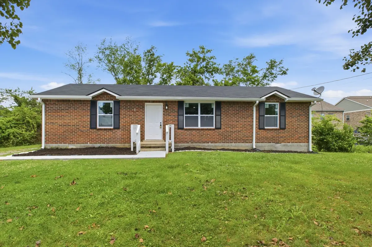 115 Walnut Crest Dr, Gallatin, TN 37066 - #1