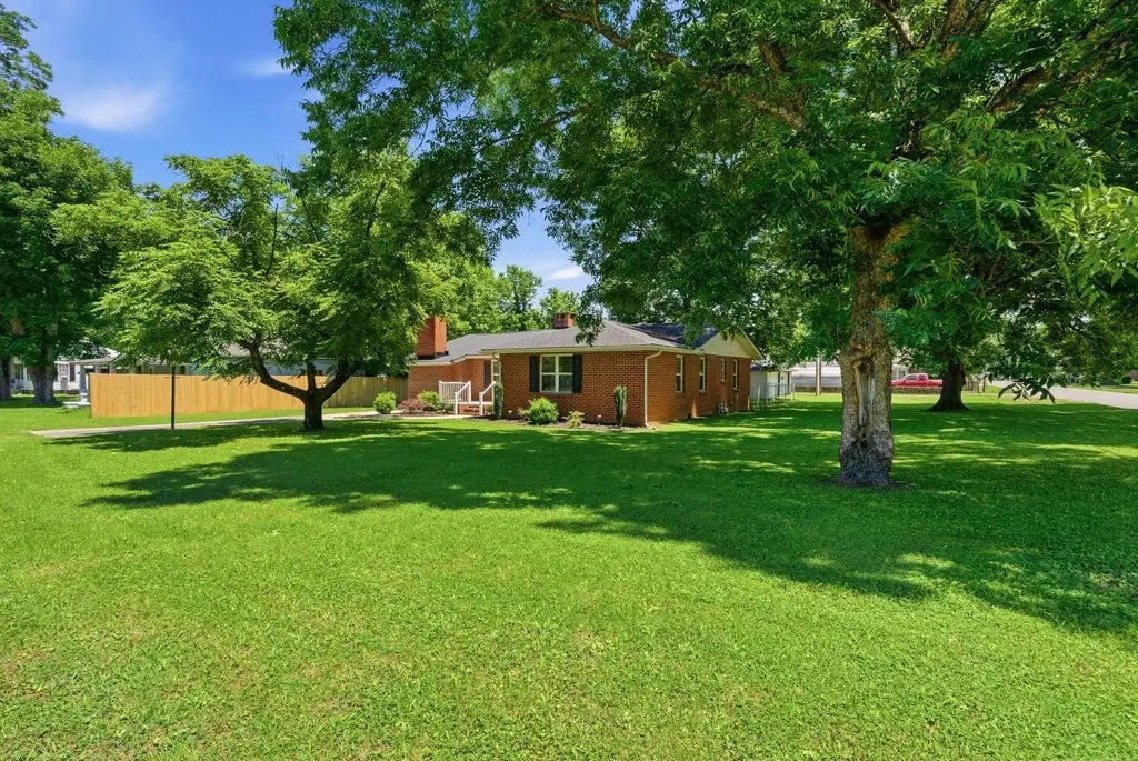 1819 Hamilton Ave, South Pittsburg, TN 37380 - #1