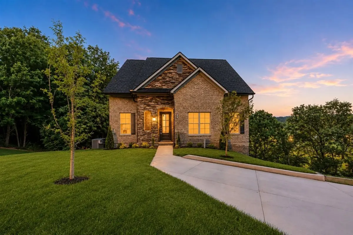 701 Harpeth Knoll Ct, Nashville, TN 37221 - #1