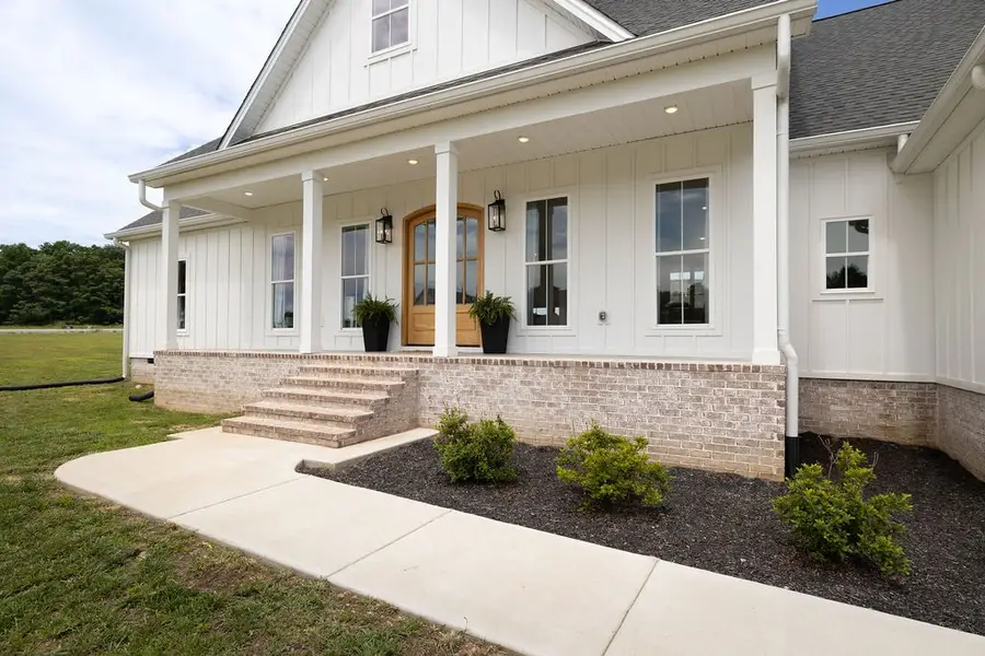 134 Hurst Dr, Leoma, TN 38468 - #2