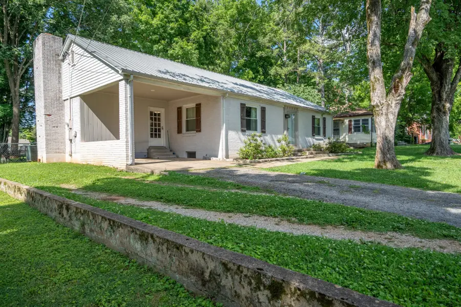 504 Parrish St, Lawrenceburg, TN 38464 - #2