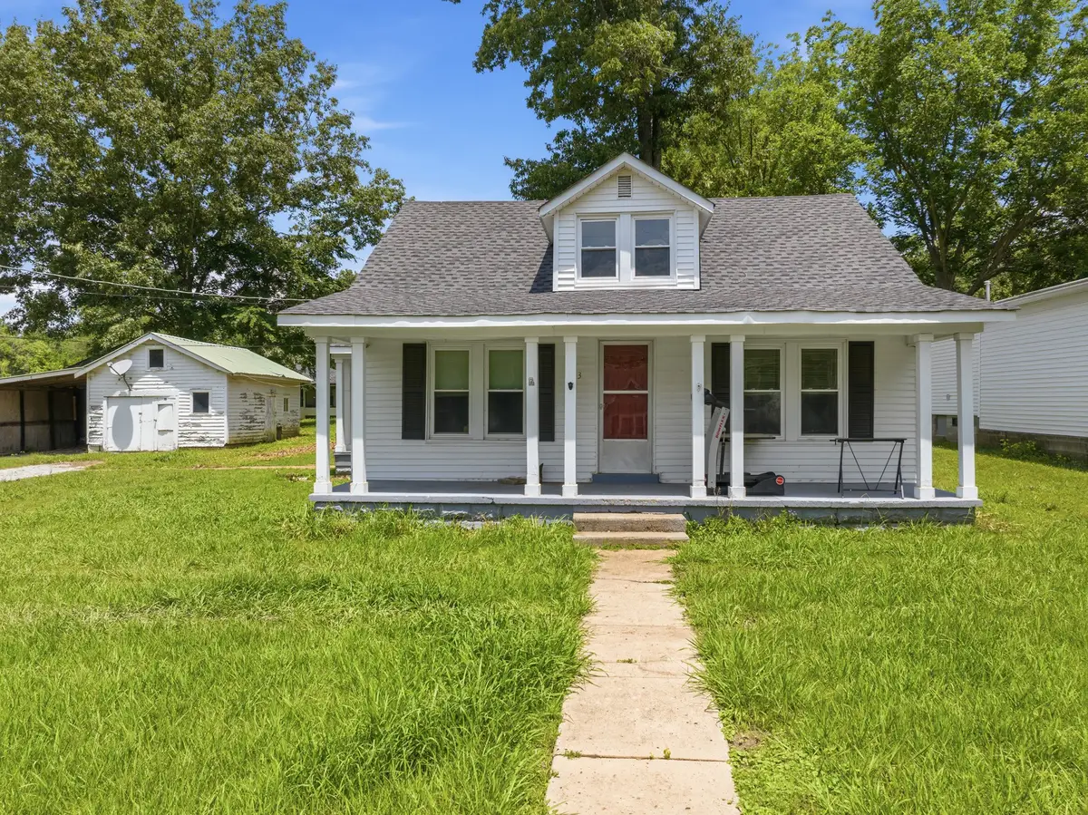 313 Knox St, Huntingdon, TN 38344 - #1