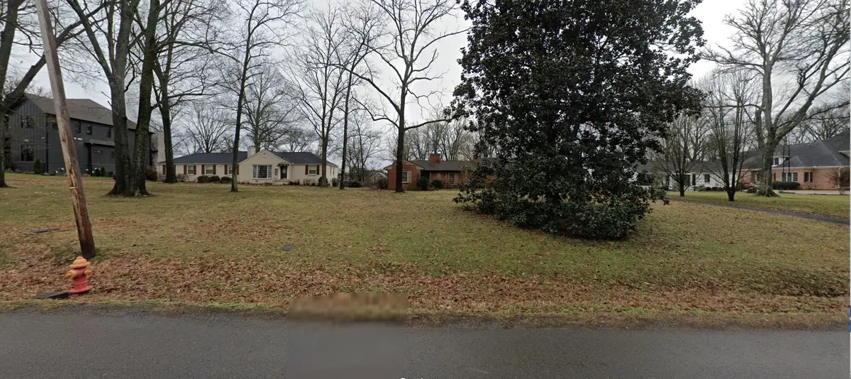 6221 Bresslyn Rd, Nashville, TN 37205 - #1