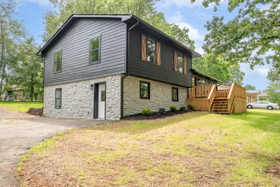 1615 Deer Hollow Dr, Lawrenceburg, TN 38464 - #3